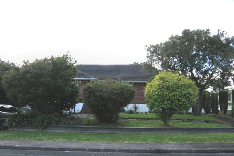 Photo of property in 15 Sylvan Crescent, Te Atatu South, Auckland, 0610