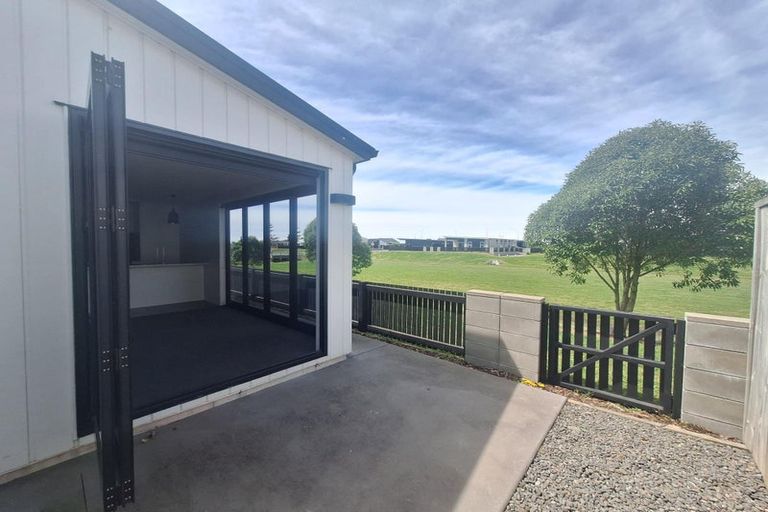 Photo of property in 14 Chain Place, Papamoa, 3118