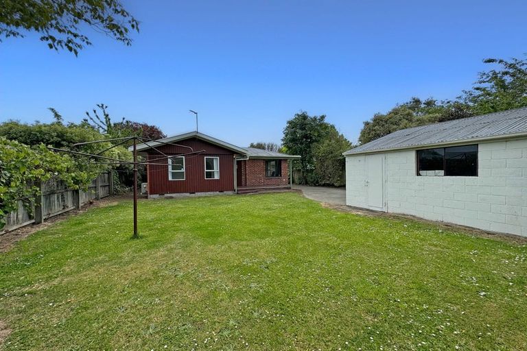 Photo of property in 16 Manor Place, Bryndwr, Christchurch, 8053