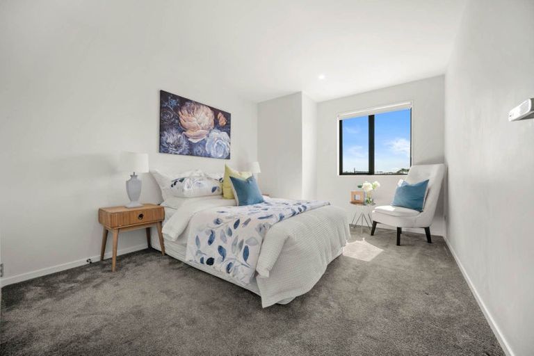 Photo of property in 43 Sunnyheights Road, Orewa, 0931