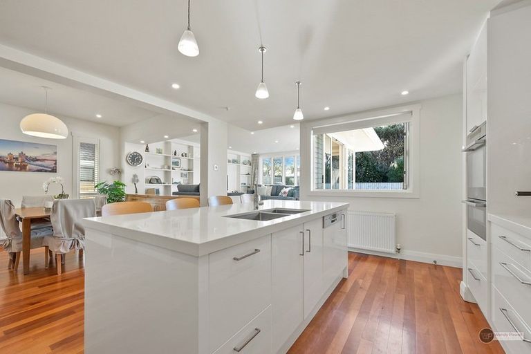 Photo of property in 15 Wilford Street, Woburn, Lower Hutt, 5011