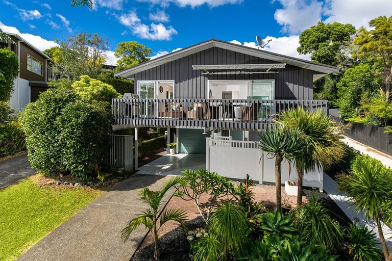 Photo of property in 10 Surville Place, Mairangi Bay, Auckland, 0630