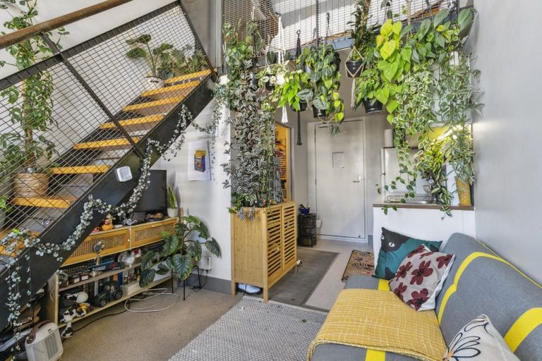 Photo of property in Urbane Apartments, 33/29 Webb Street, Mount Cook, Wellington, 6011