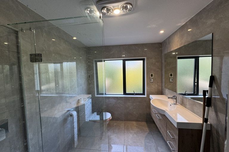 Photo of property in 70 Glendale Road, Glen Eden, Auckland, 0602