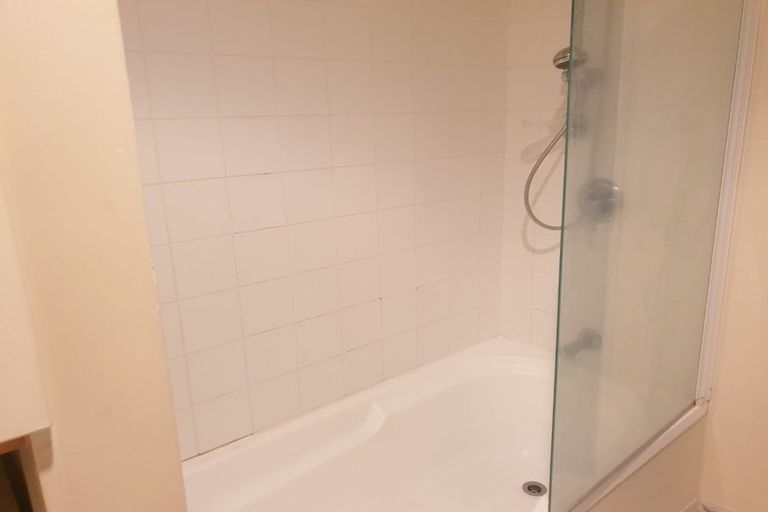 Photo of property in Terrace Heights Apartments, 11c/163 The Terrace, Wellington Central, Wellington, 6011