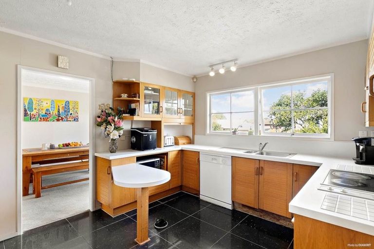 Photo of property in 73 Hutchinsons Road, Bucklands Beach, Auckland, 2014