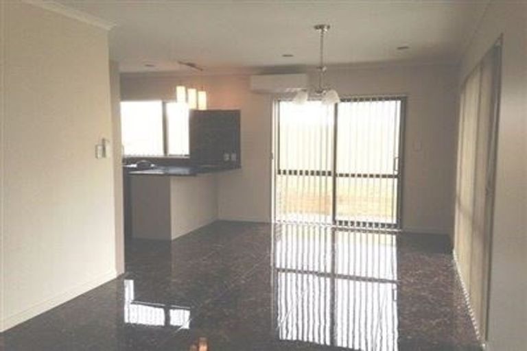 Photo of property in 116a Royal Road, Massey, Auckland, 0614