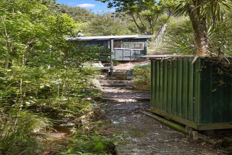 Photo of property in 26 Brick Bay Drive, Sandspit, Warkworth, 0982