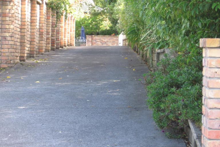 Photo of property in 2/22 View Road, Campbells Bay, Auckland, 0630