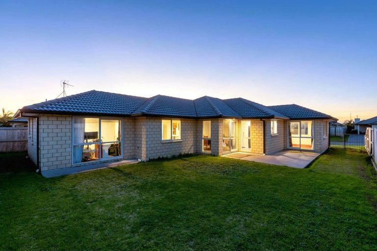 Photo of property in 7 Oka Street, Papamoa Beach, Papamoa, 3118