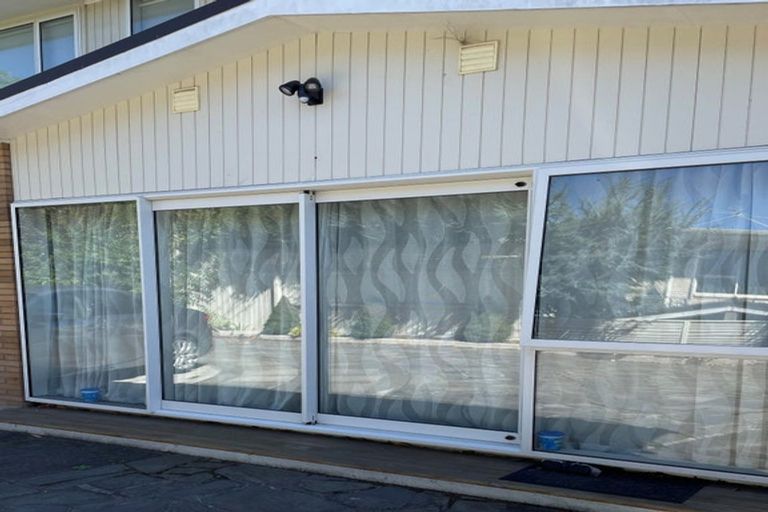 Photo of property in 226 Memorial Avenue, Burnside, Christchurch, 8053