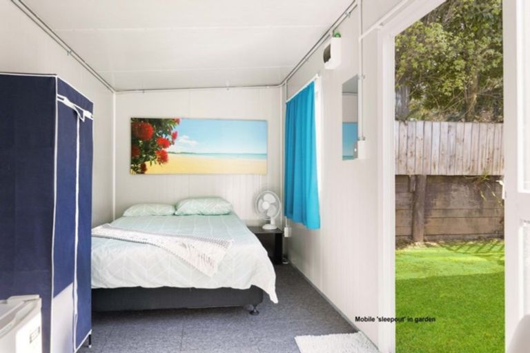 Photo of property in 2 Regatta Road, Torbay, Auckland, 0630