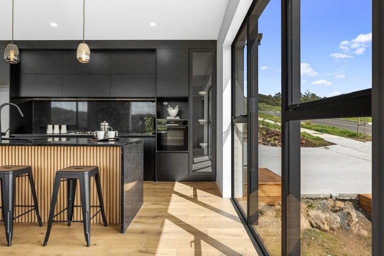 Photo of property in 27 Mahi Road, Helensville, 0800