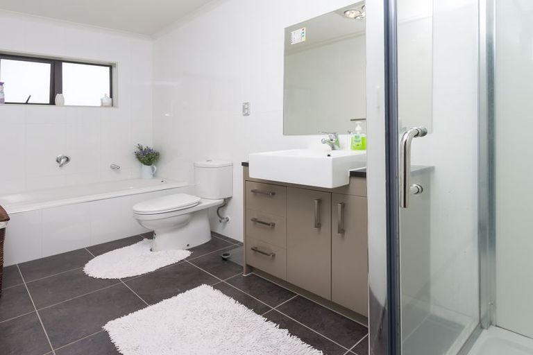 Photo of property in 24 Flintridge Drive, Flat Bush, Auckland, 2019
