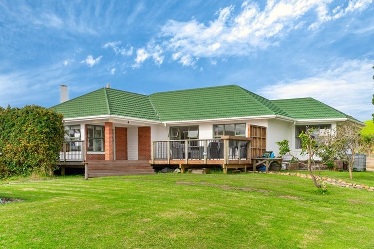 Photo of property in 161 Ranganui Road, Kaiwaka, 0573