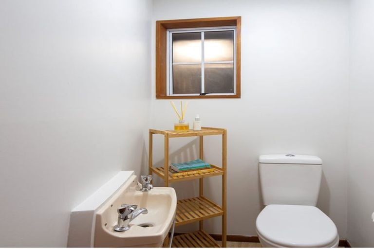 Photo of property in 16a Greenstone Place, Fernhill, Queenstown, 9300