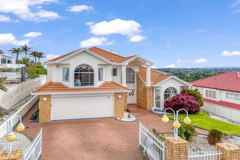 Photo of property in 35 Mccahill Views, Botany Downs, Auckland, 2010