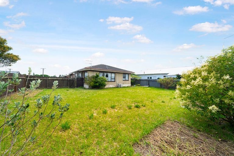 Photo of property in 1/1 Wattle Street, New Lynn, Auckland, 0600