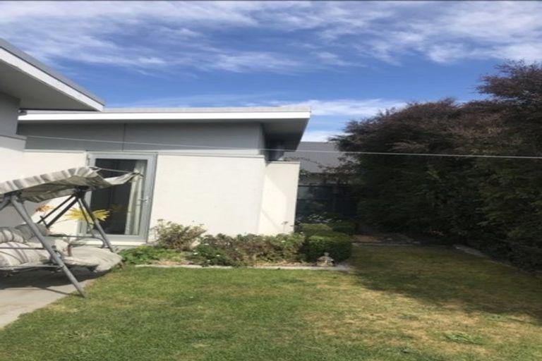 Photo of property in 11 Linkwater Way, Parklands, Christchurch, 8083