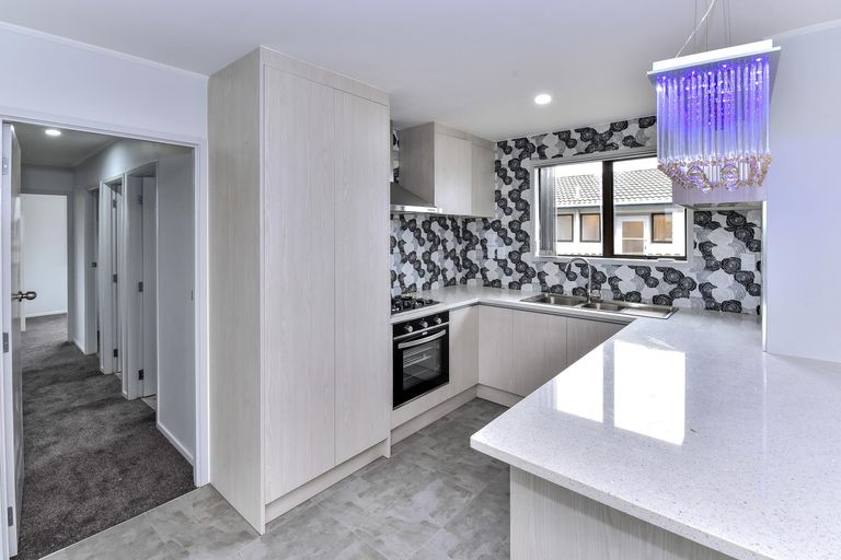 Photo of property in 4b Palmers Road, Clendon Park, Auckland, 2103