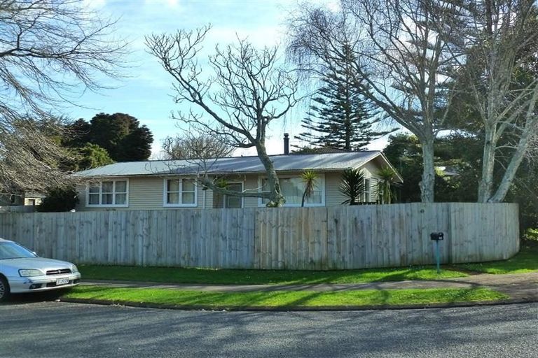 Photo of property in 24 Burndale Terrace, Manurewa, Auckland, 2102