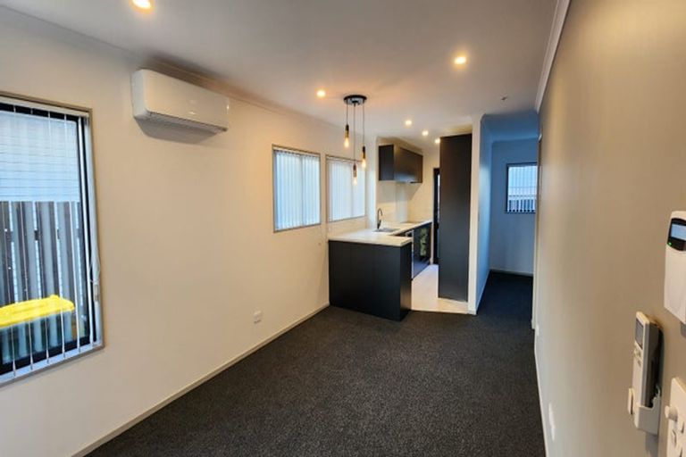 Photo of property in 19a Statesman Street, Henderson, Auckland, 0612