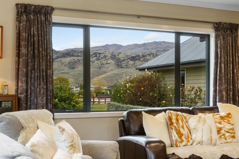 Photo of property in 5 Ethereal Crescent, Mount Pisa, Cromwell, 9383