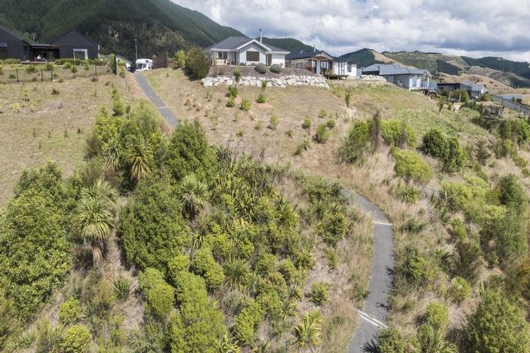 Photo of property in 40 Huntaway Close, Stoke, Nelson, 7011