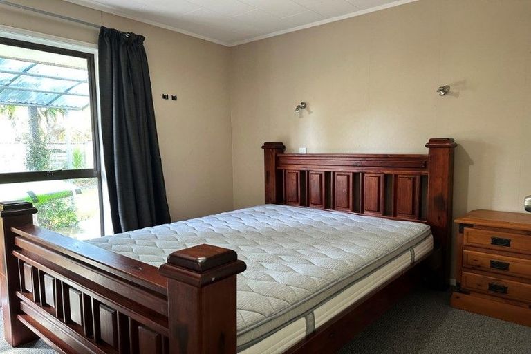 Photo of property in 25a Mcfarlane Street, Oakura, 4314