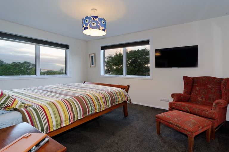 Photo of property in 9 Lancewood Avenue, Titirangi, Auckland, 0604