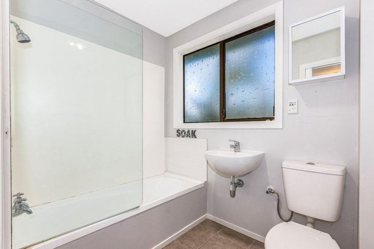 Photo of property in 26 Pikarere Street, Titahi Bay, Porirua, 5022