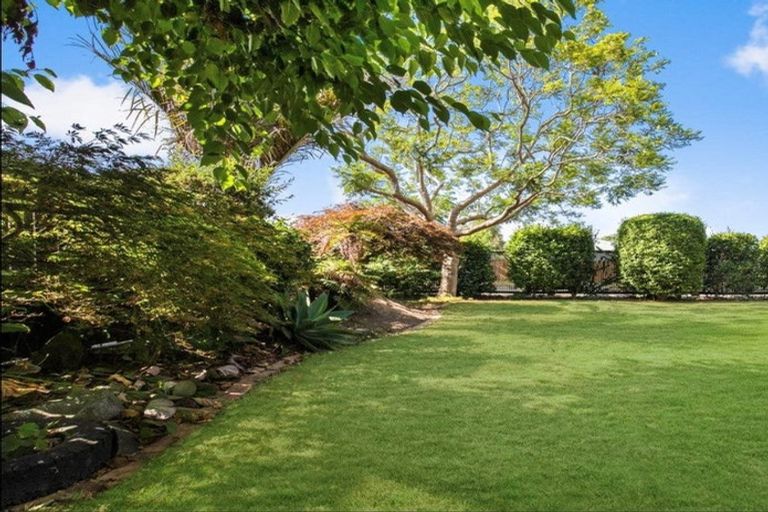 Photo of property in 4 Hadley Wood Drive, Wattle Downs, Auckland, 2103