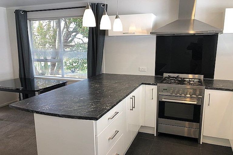 Photo of property in 1 Airey Place, Torbay, Auckland, 0630