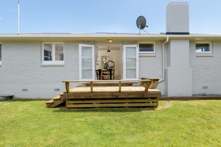 Photo of property in 20 Queen Road, Bellevue, Tauranga, 3110