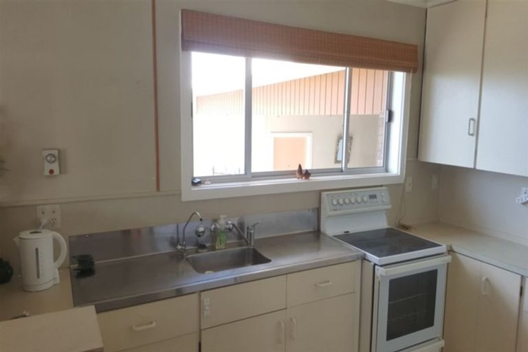 Photo of property in 69 Rhodes Street, Waimate, 7924