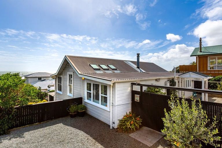 Photo of property in 3 Sand Track, Paekakariki, 5034