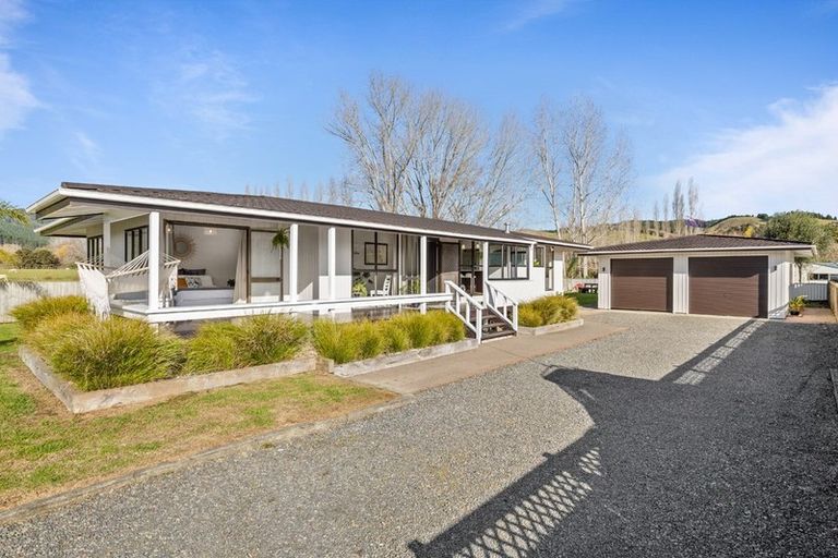 Photo of property in 23 Ferndale Drive, Kawakawa Bay, Papakura, 2585