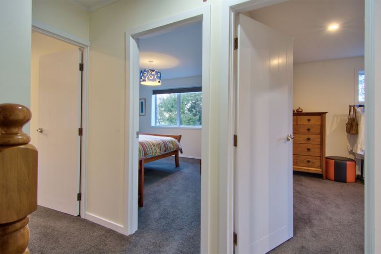 Photo of property in 9 Lancewood Avenue, Titirangi, Auckland, 0604