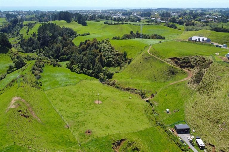 Photo of property in 590 Mangorei Road, Mangorei, New Plymouth, 4371