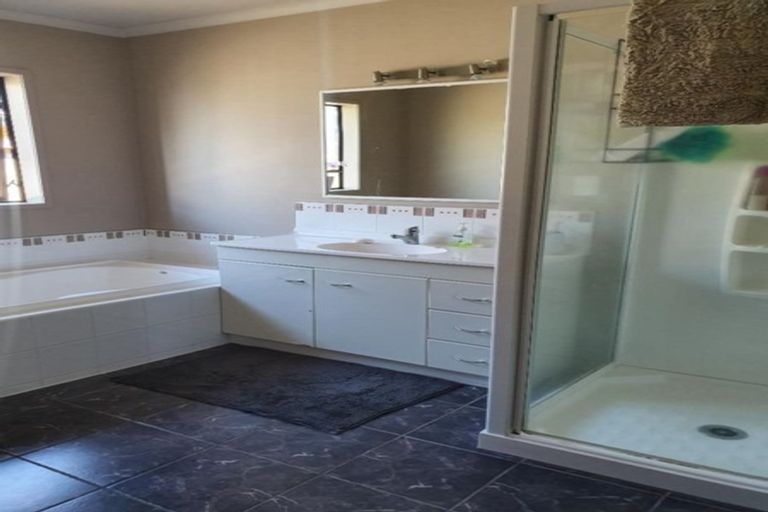 Photo of property in 53 Wiltshire Drive, Huntington, Hamilton, 3210