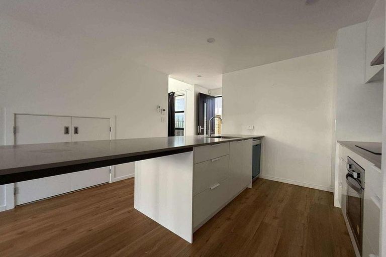 Photo of property in 7/27 Main Road, Wainuiomata, Lower Hutt, 5014