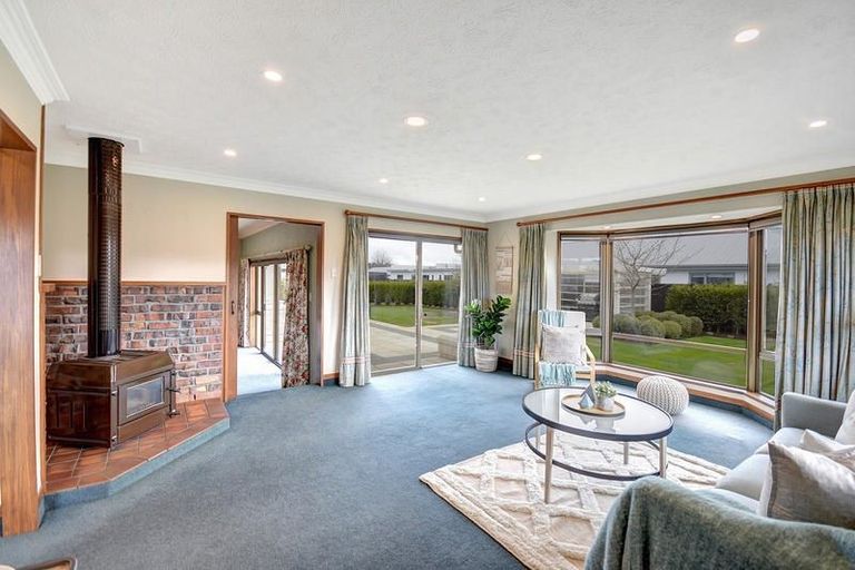 Photo of property in 15 Thornly Park Avenue, Mosgiel, 9024