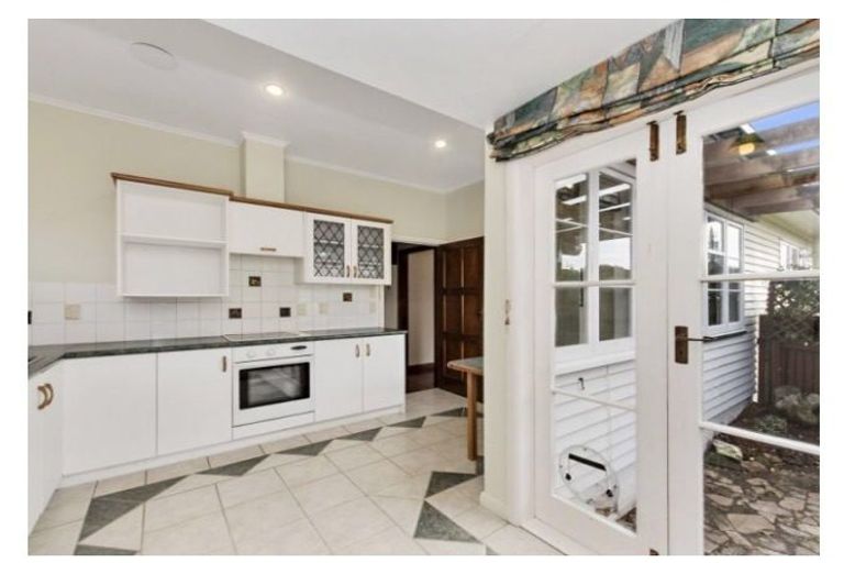 Photo of property in 24 Plunket Terrace, Hamilton East, Hamilton, 3216