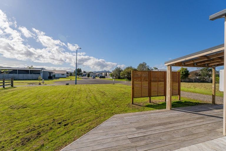 Photo of property in 14 Rena Place, Whitianga, 3510
