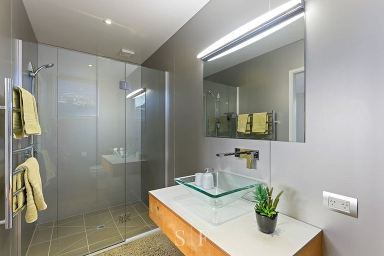 Photo of property in 8 Ngarara Road, Waikanae, 5036