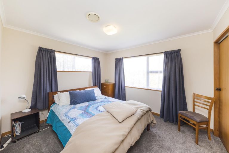Photo of property in 61 Turitea Road, Fitzherbert, Palmerston North, 4472