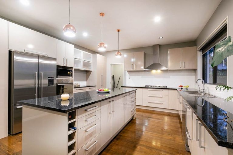 Photo of property in 29 Huntington Park Drive, Greenhithe, Auckland, 0632