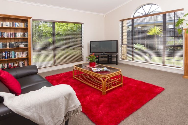 Photo of property in 20 Nephin Place, East Tamaki Heights, Auckland, 2016