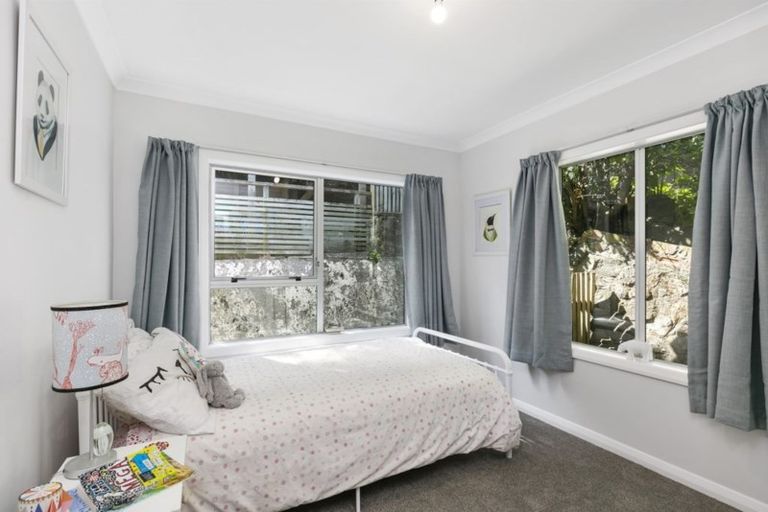 Photo of property in 137 Houghton Bay Road, Houghton Bay, Wellington, 6023