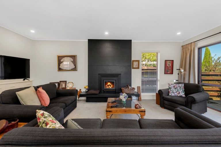 Photo of property in 6 Fielding Crescent, Farm Cove, Auckland, 2012